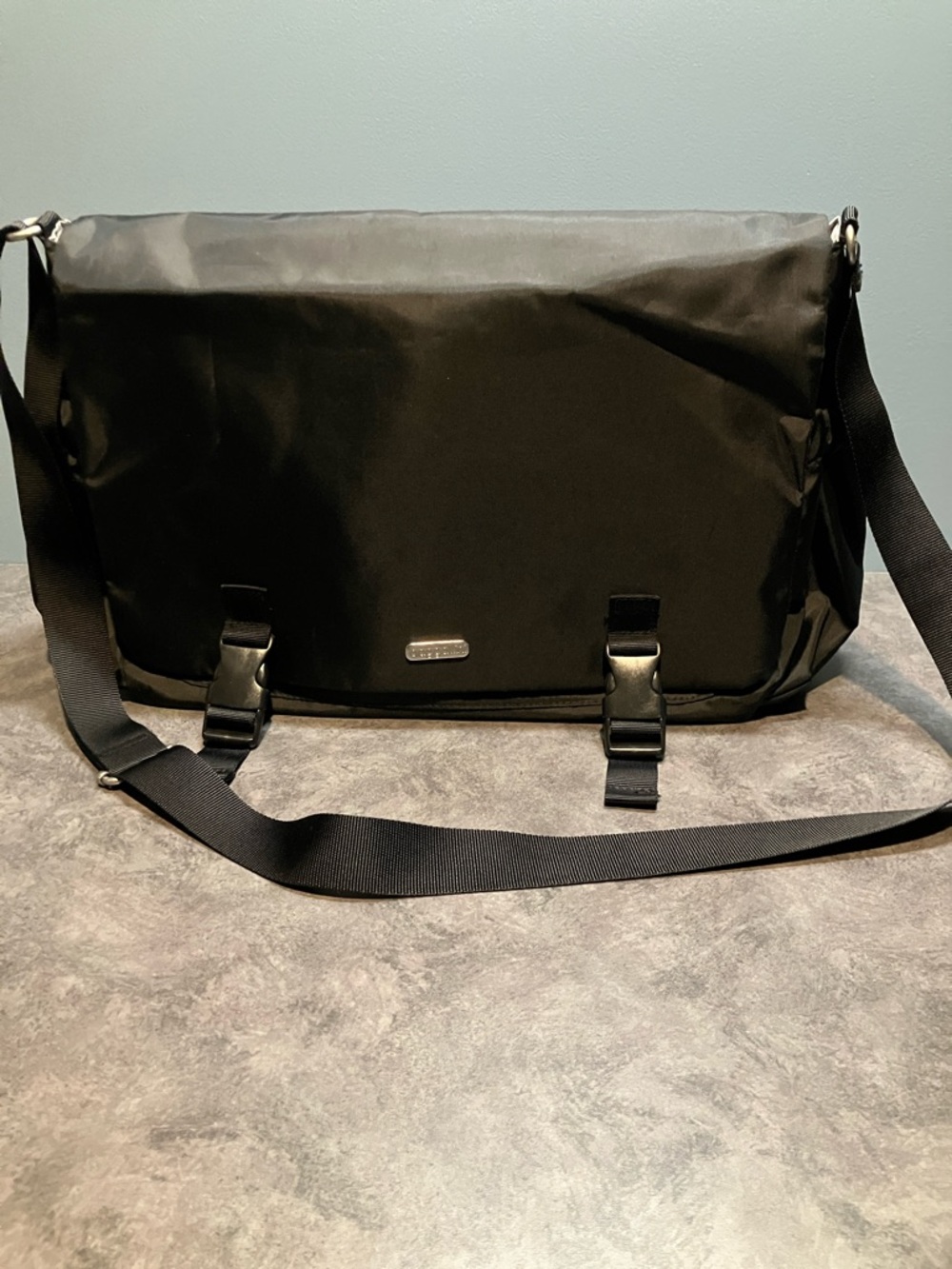 Baggallini Black Nylon Laptop Messenger Bag